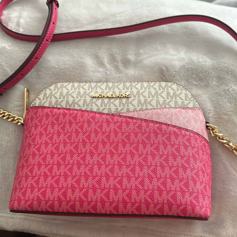 Michael Kors Jet Set Travel MD Dome Crossbody Bag Logo Signature Electric Pink